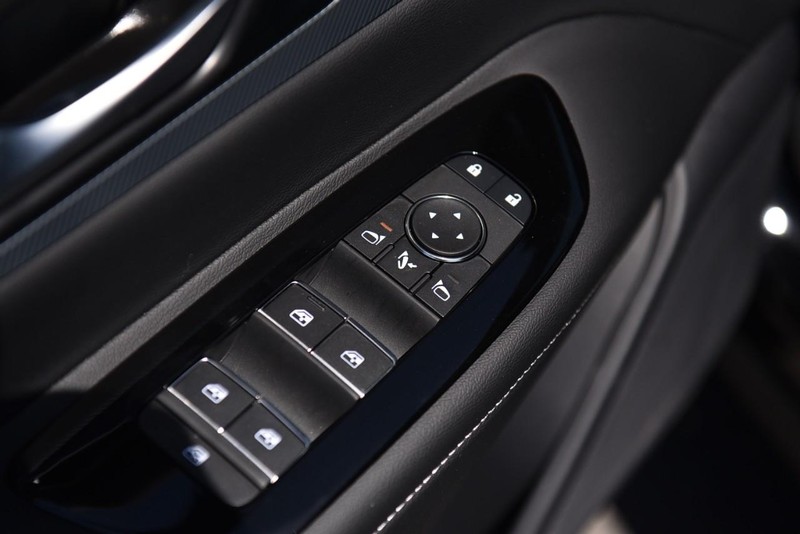 Nissan Murano Vehicle Image 09
