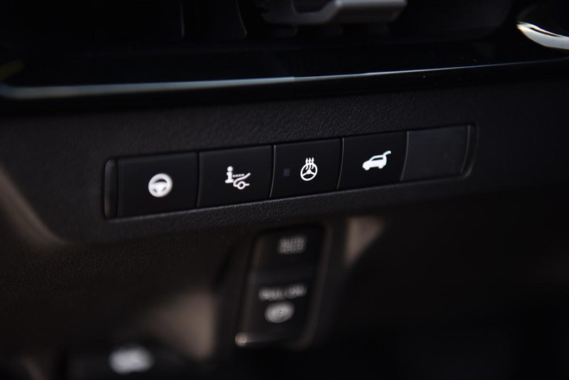 Nissan Murano Vehicle Image 12