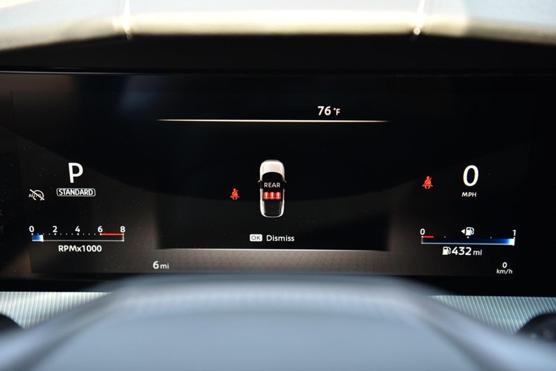 Nissan Murano Vehicle Image 13