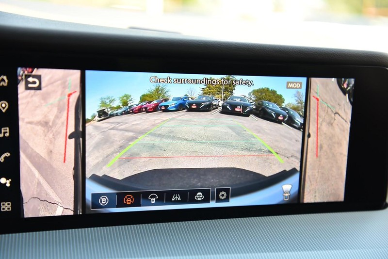 Nissan Murano Vehicle Image 17