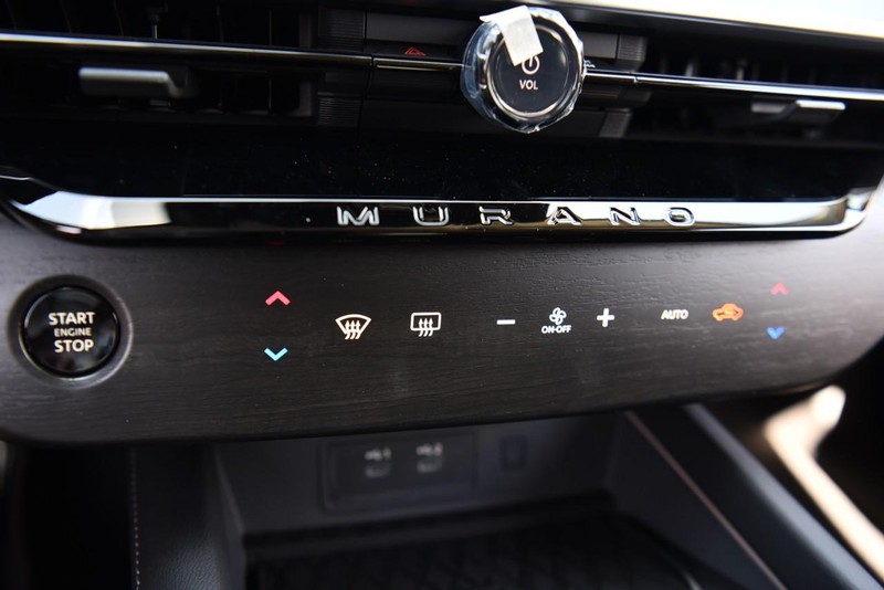 Nissan Murano Vehicle Image 20