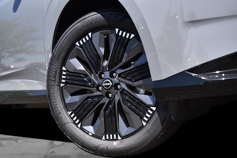 Nissan Murano Vehicle Image 03