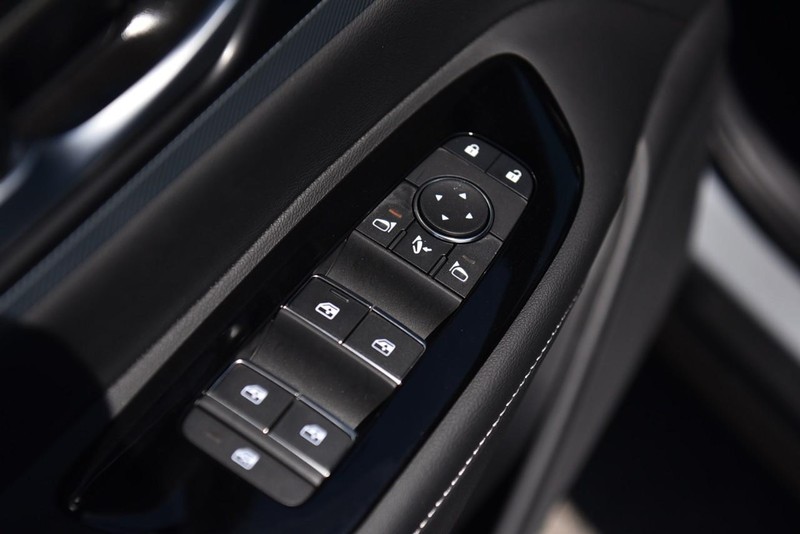 Nissan Murano Vehicle Image 09