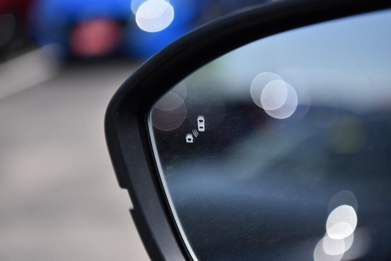 Nissan Murano Vehicle Image 11