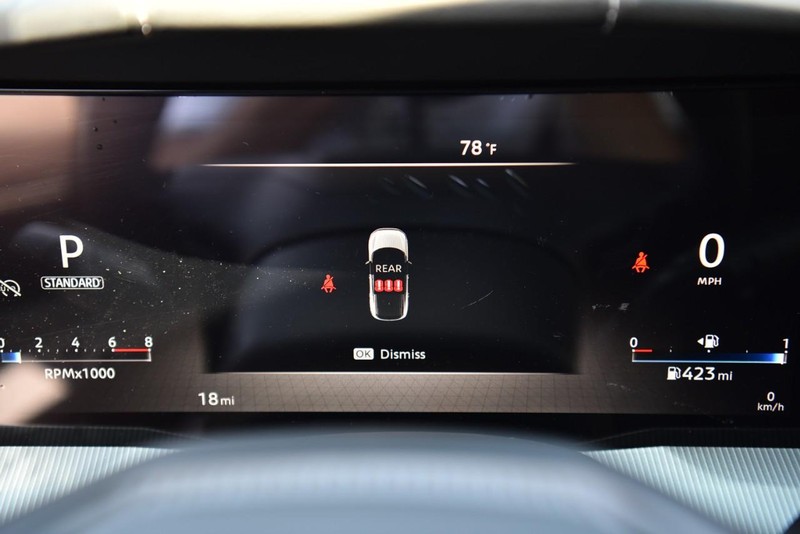 Nissan Murano Vehicle Image 13