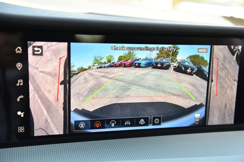 Nissan Murano Vehicle Image 16