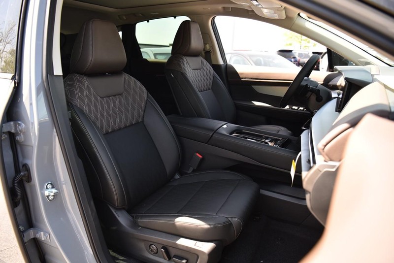 Nissan Murano Vehicle Image 24