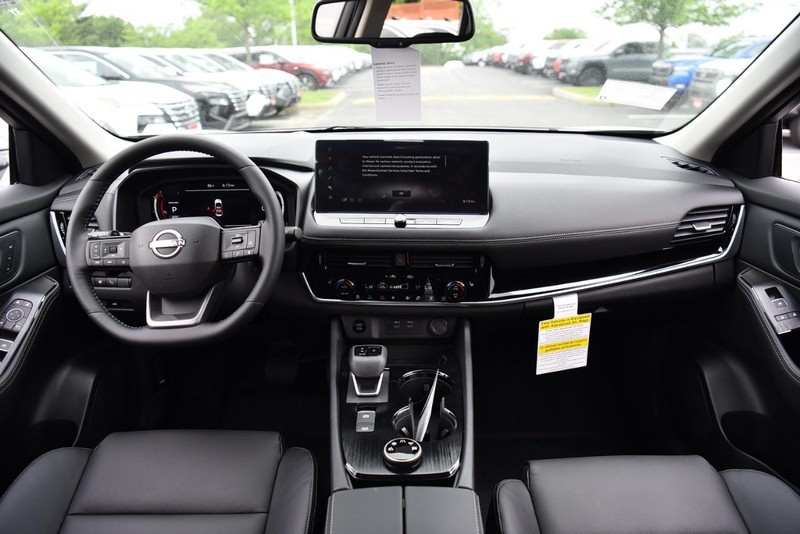 Nissan Rogue Vehicle Image 08