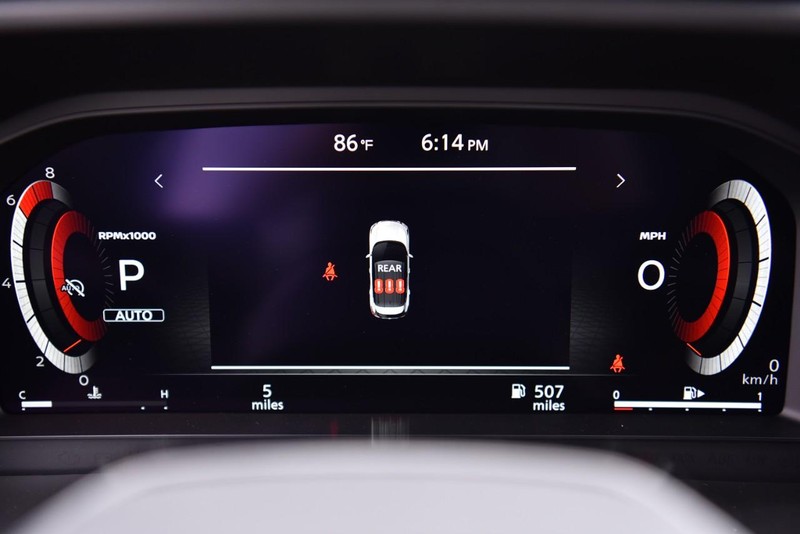 Nissan Rogue Vehicle Image 13
