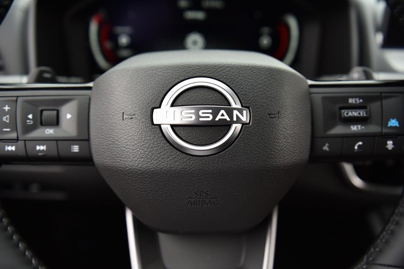 Nissan Rogue Vehicle Image 21