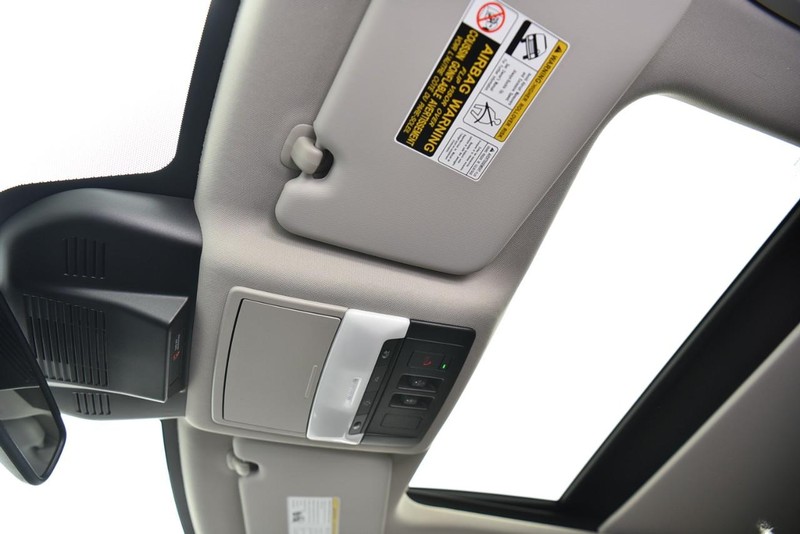 Nissan Rogue Vehicle Image 24