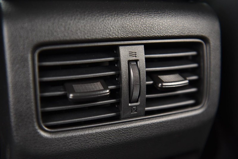 Nissan Rogue Vehicle Image 26