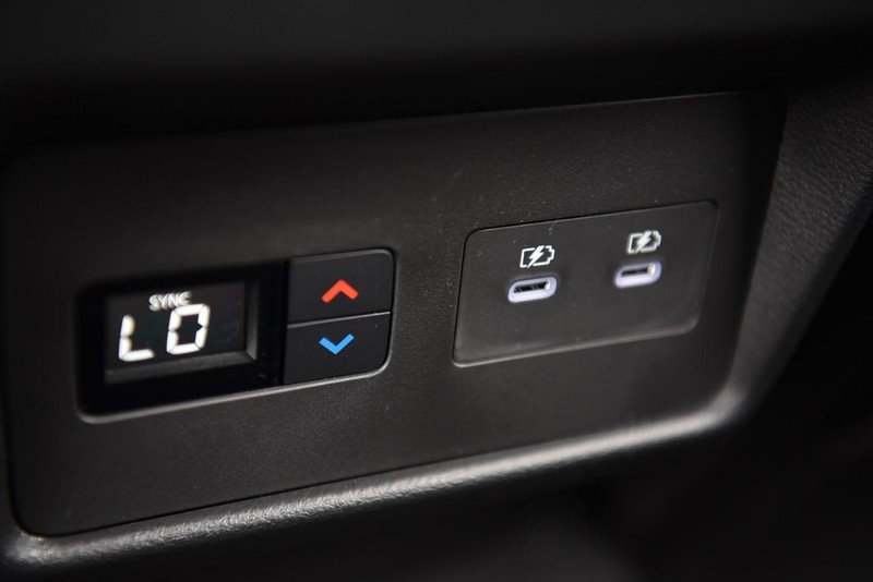 Nissan Rogue Vehicle Image 28
