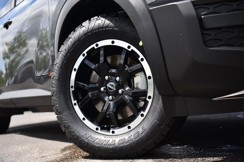 Nissan Pathfinder Vehicle Image 03