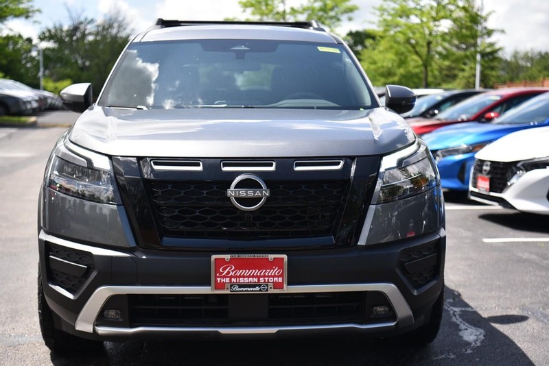 Nissan Pathfinder Vehicle Image 04