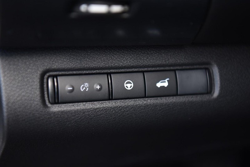 Nissan Pathfinder Vehicle Image 11