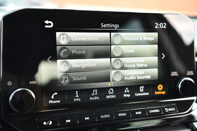 Nissan Pathfinder Vehicle Image 14
