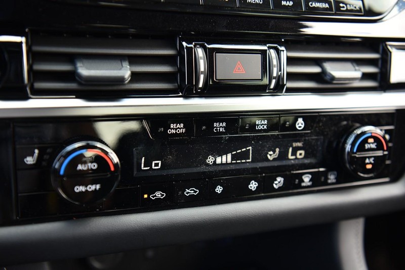 Nissan Pathfinder Vehicle Image 18