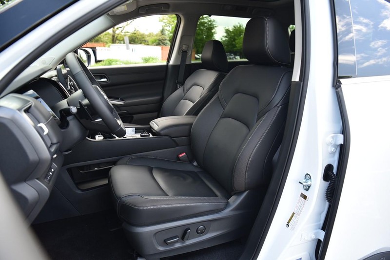 Nissan Pathfinder Vehicle Image 22
