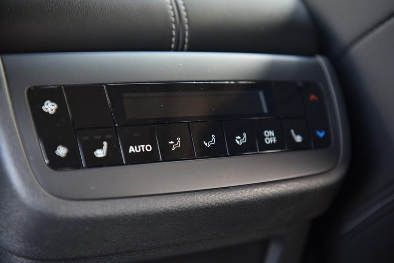 Nissan Pathfinder Vehicle Image 26