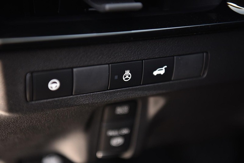 Nissan Murano Vehicle Image 12