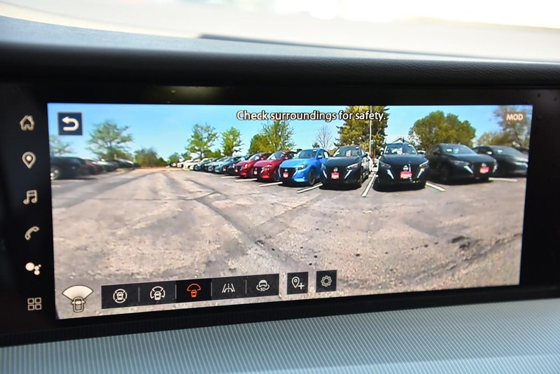 Nissan Murano Vehicle Image 17