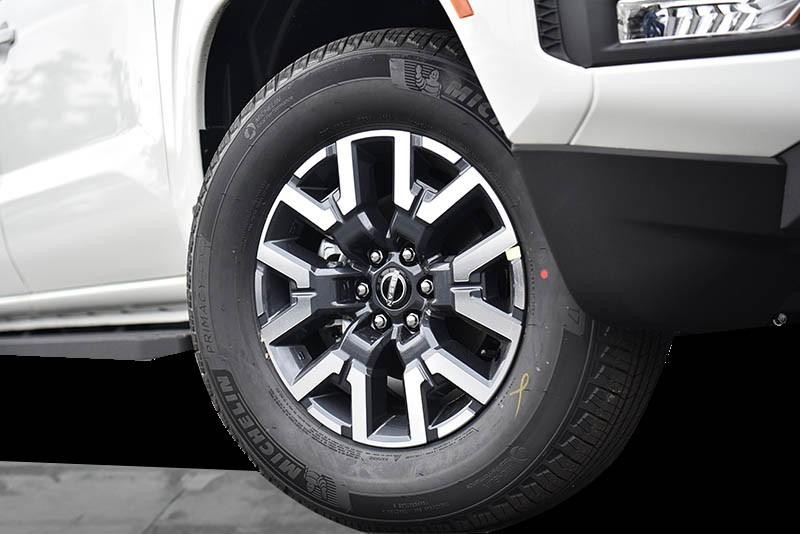 Nissan Frontier Vehicle Image 03