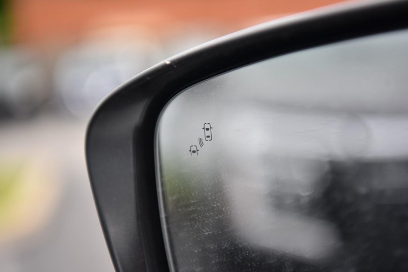 Nissan Frontier Vehicle Image 12