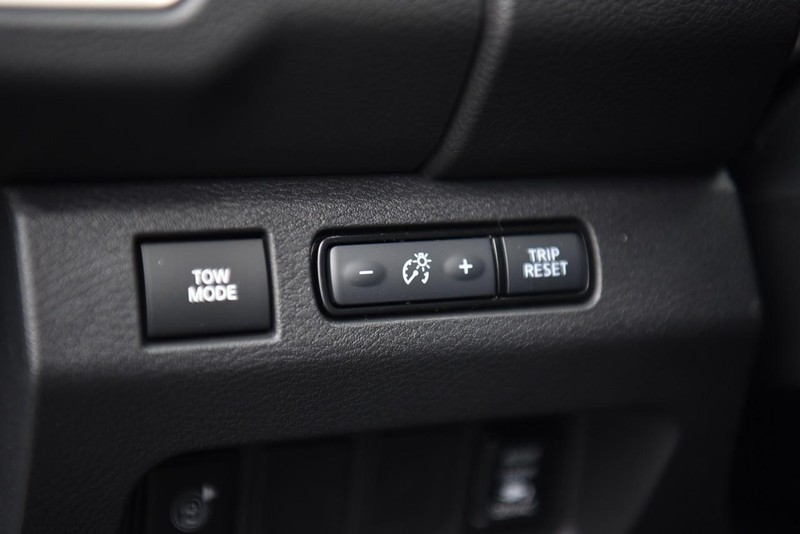 Nissan Frontier Vehicle Image 13