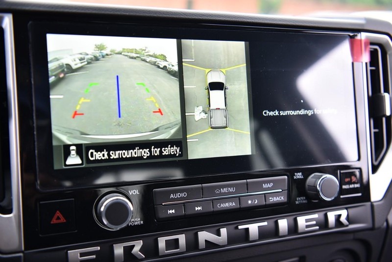 Nissan Frontier Vehicle Image 16