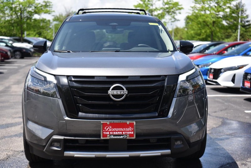 Nissan Pathfinder Vehicle Image 04