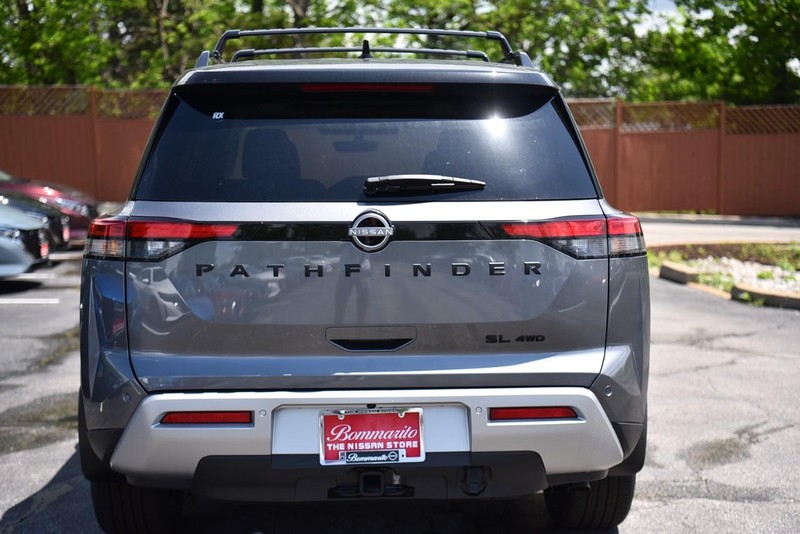 Nissan Pathfinder Vehicle Image 06