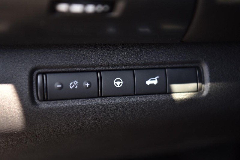 Nissan Pathfinder Vehicle Image 11