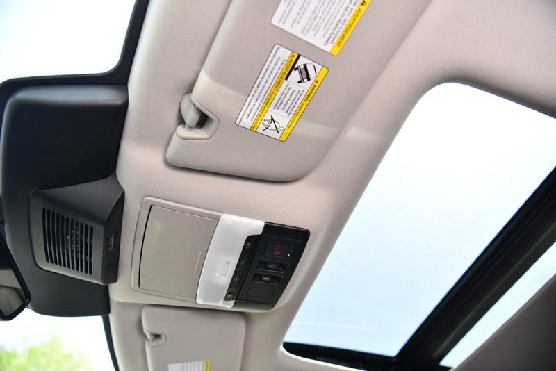 Nissan Pathfinder Vehicle Image 24
