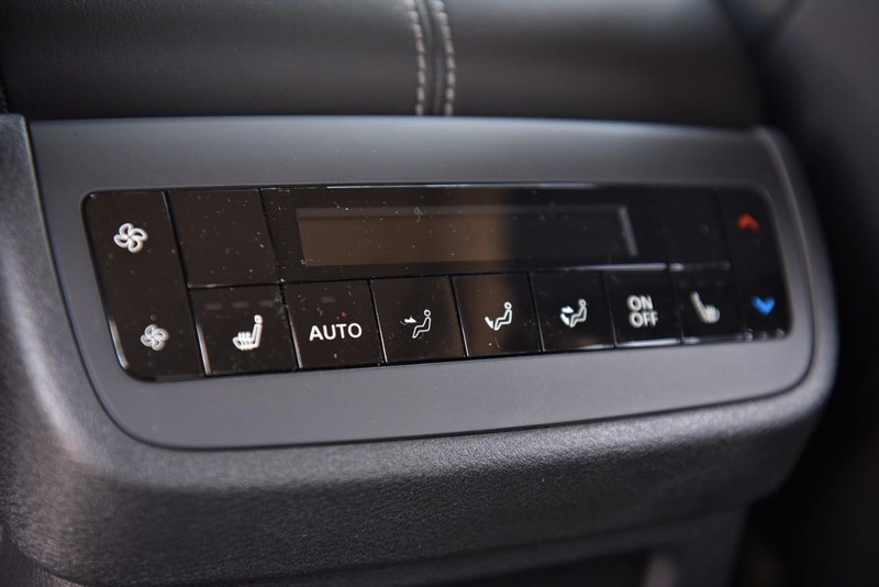 Nissan Pathfinder Vehicle Image 26