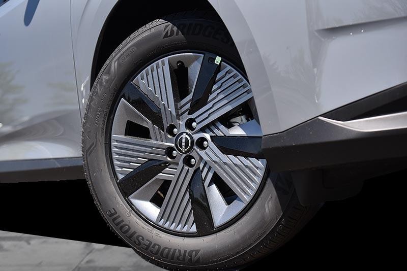 Nissan Murano Vehicle Image 03