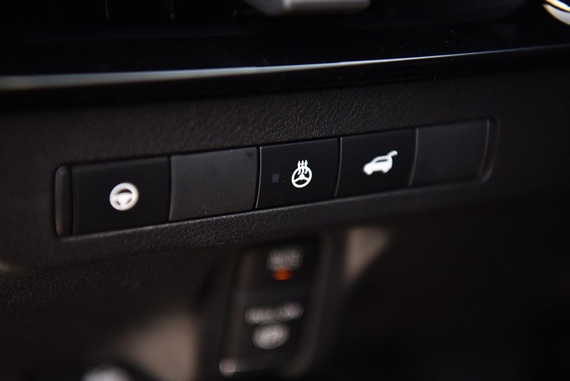 Nissan Murano Vehicle Image 12