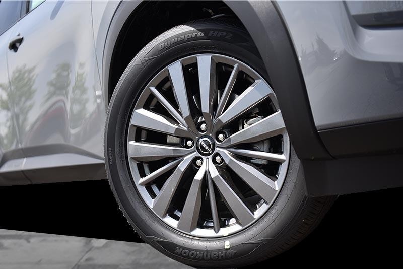 Nissan Pathfinder Vehicle Image 03