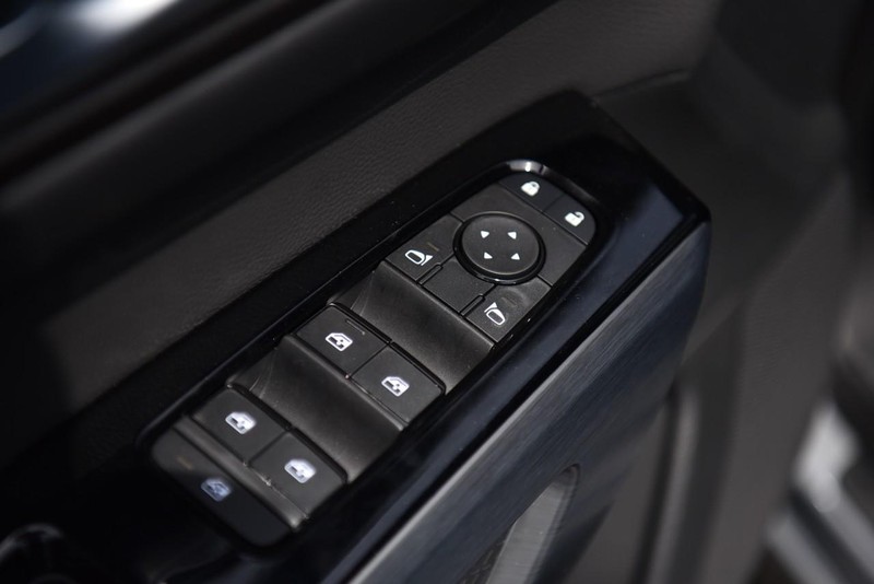 Nissan Pathfinder Vehicle Image 09