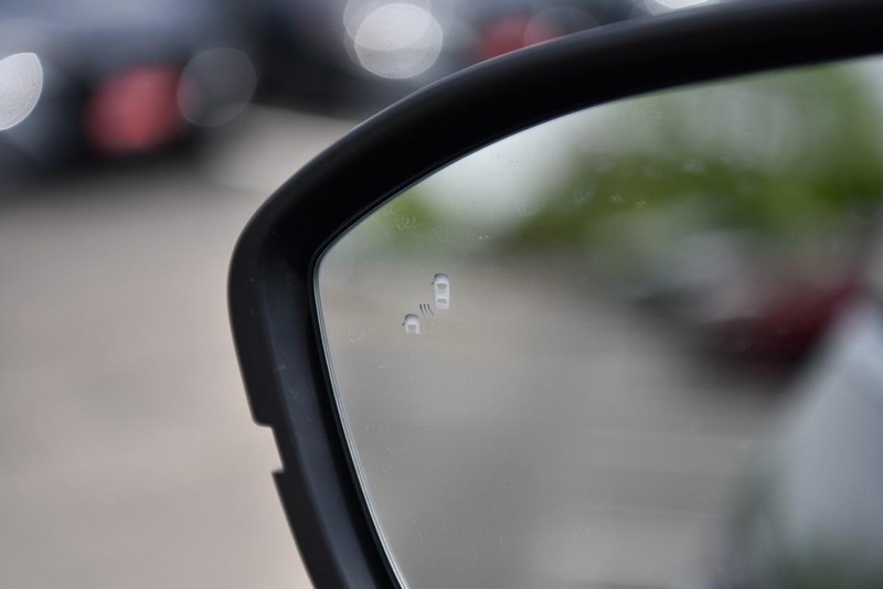 Nissan Pathfinder Vehicle Image 10