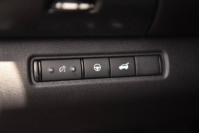 Nissan Pathfinder Vehicle Image 11