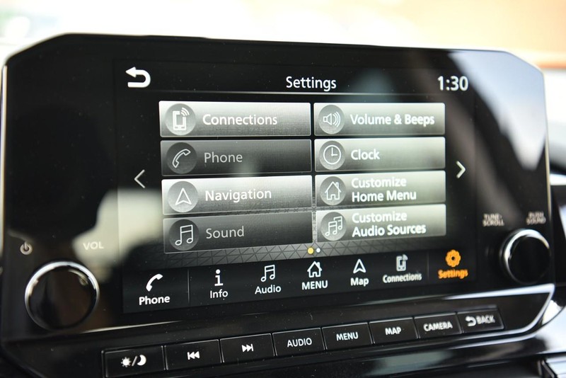 Nissan Pathfinder Vehicle Image 14