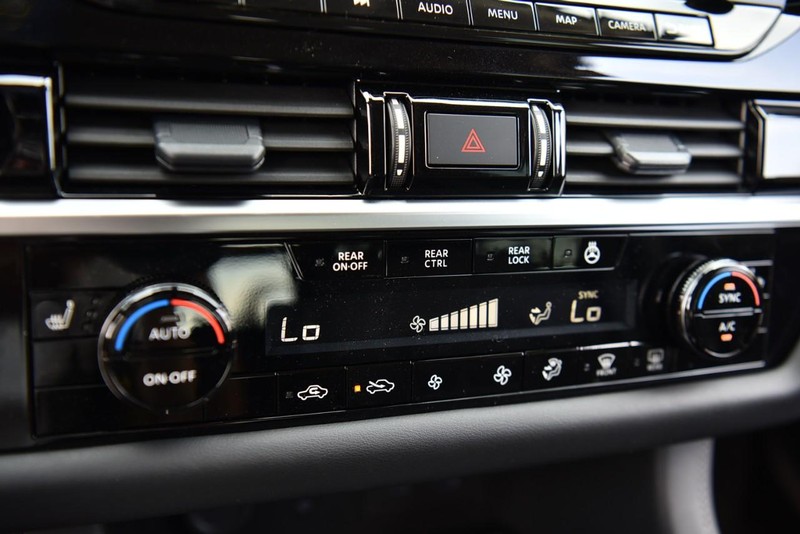 Nissan Pathfinder Vehicle Image 18