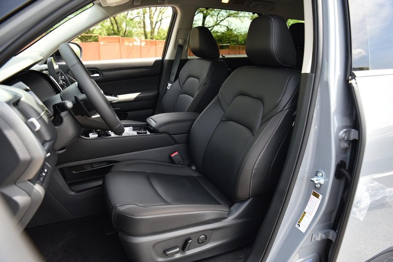 Nissan Pathfinder Vehicle Image 22