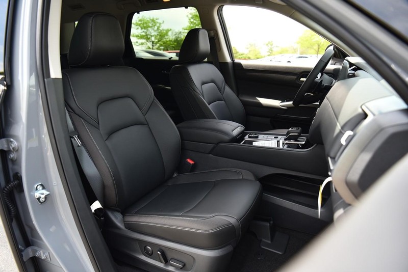 Nissan Pathfinder Vehicle Image 23