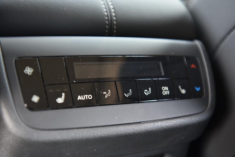 Nissan Pathfinder Vehicle Image 26