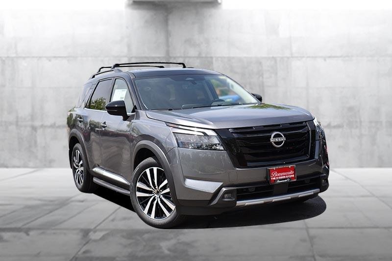 Nissan Pathfinder Vehicle Image 02