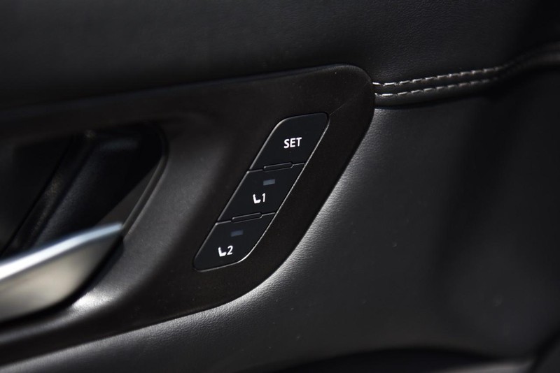 Nissan Pathfinder Vehicle Image 10
