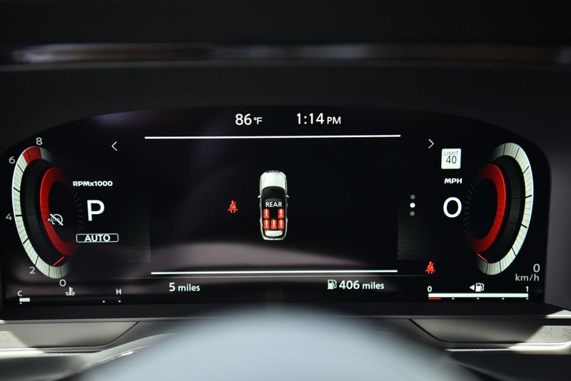 Nissan Pathfinder Vehicle Image 13