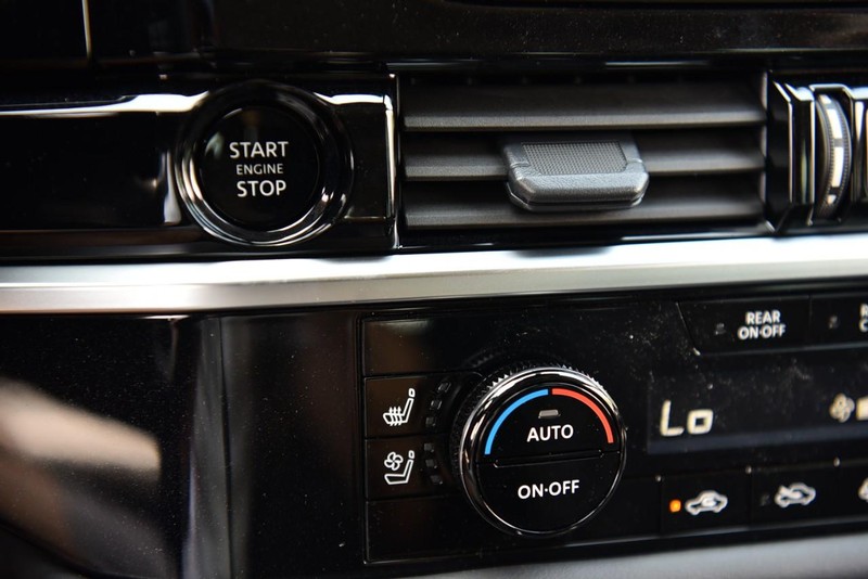 Nissan Pathfinder Vehicle Image 19